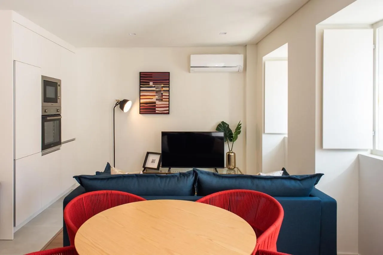 Pardal 15 - Boutique 2 Bed Apartment With Free Parking Nearby Lisbon