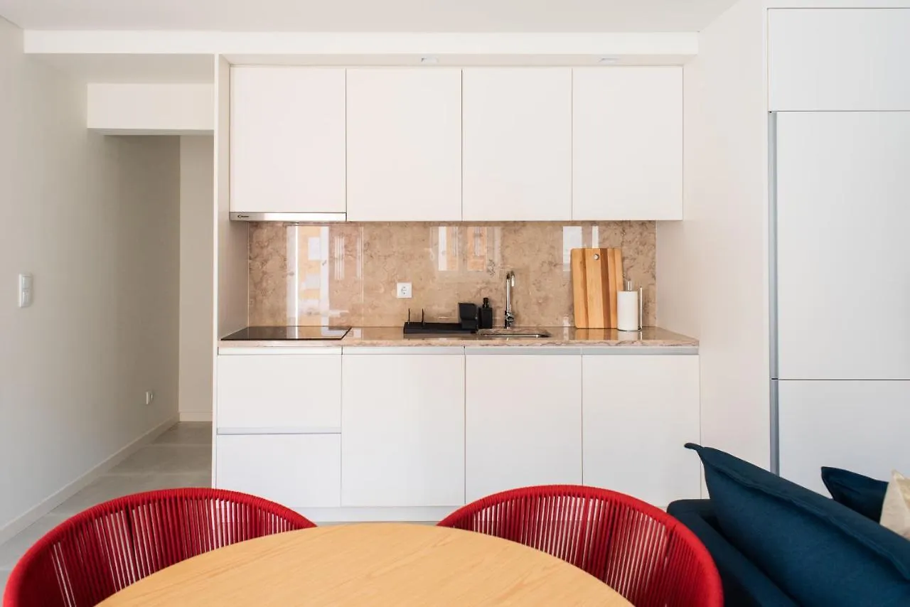 Pardal 15 - Boutique 2 Bed Apartment With Free Parking Nearby Lisbon