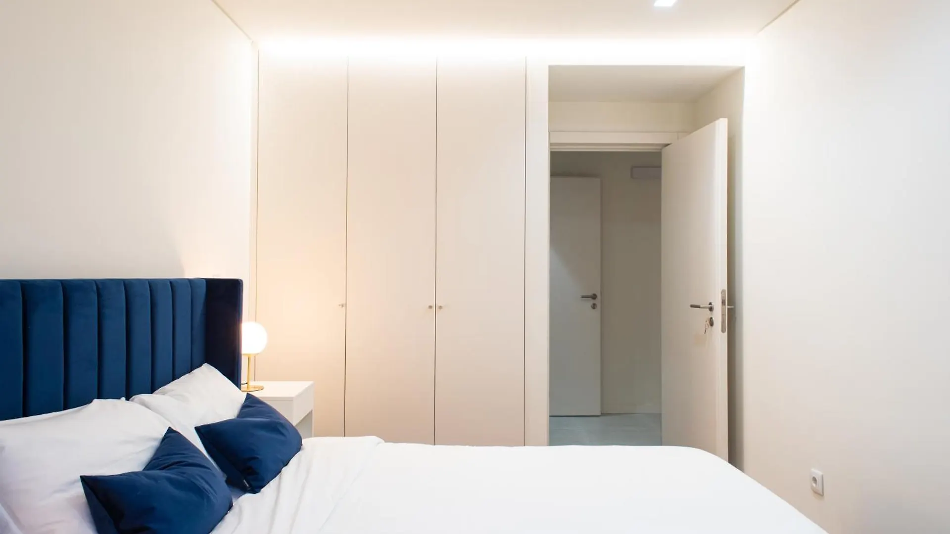 Pardal 15 - Boutique 2 Bed Apartment With Free Parking Nearby Lisbon