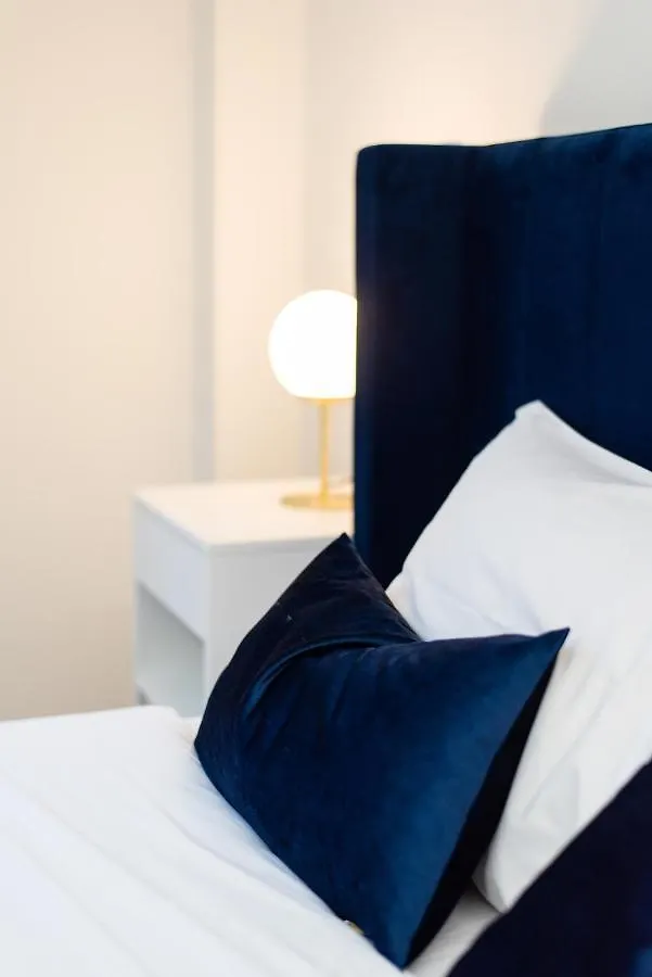 Pardal 15 - Boutique 2 Bed Apartment With Free Parking Nearby Lisbon